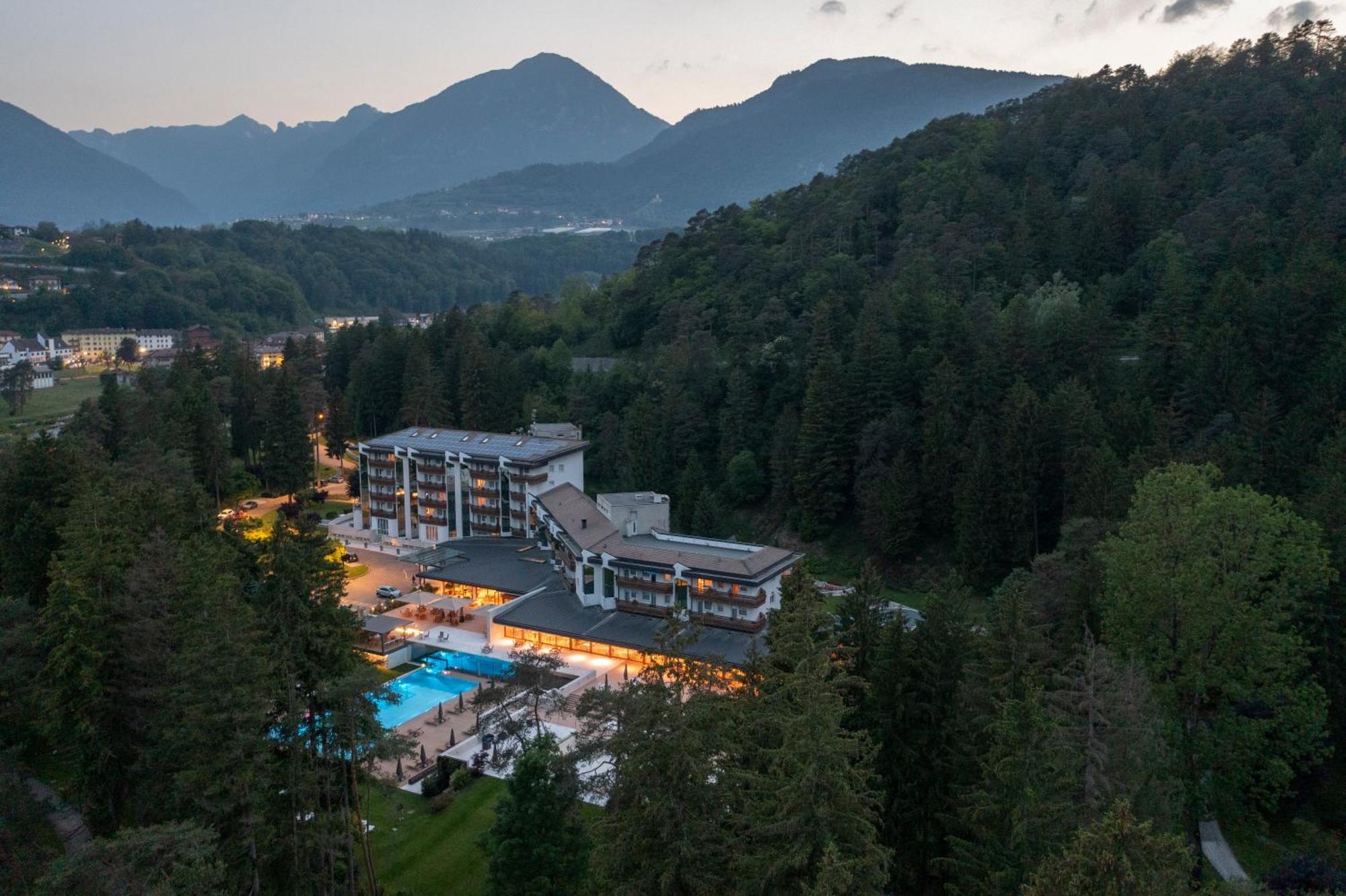 Grand Hotel Terme Di Comano Comano Terme Buitenkant foto